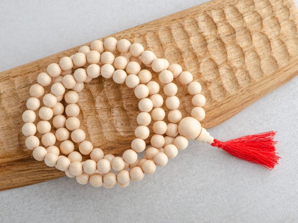 Różaniec #135, jałowiec, 108 koralików