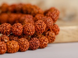 Różaniec #147, nasiona drzewa Rudraksha, 108 koralików