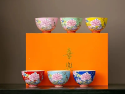 Zestaw czarek z motywem kwiatowym, ceramica, 6 elementów