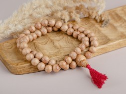 Różaniec #154, jałowiec, 54 koraliki