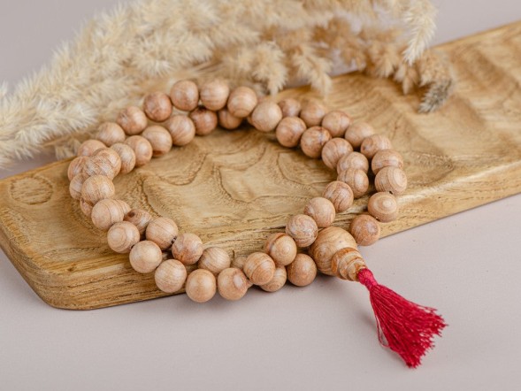 Różaniec #154, jałowiec, 54 koraliki