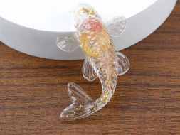 Karp koi, figurka herbaciana, żywica