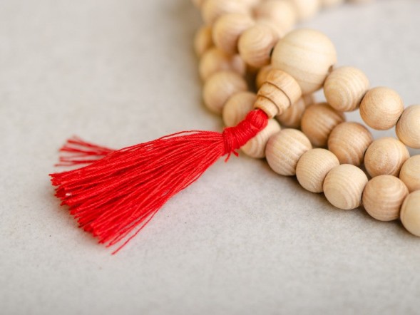 Różaniec #101, jesion, 108 koralików