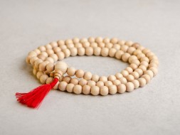 Różaniec #101, jesion, 108 koralików