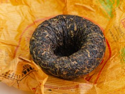 Sheng Pu Erh Lui He Sheng To Cha, fabryka Xiaguan, B, 2013