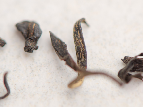 Herbata czerwona Kolor Querti (Złoty pączek) od babci Nargizy, АА, Gruzja, 2025