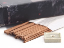 Kadzidła japońskie Elemense FIRE (mango, goździki), 40 szt., stojak