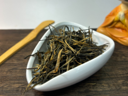 Mi Xian Jin Zheng (Złote igły o miodowym aromacie), Yunnan, AAA, 2025