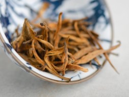 Dian Hong Da Jin Ya, ААА, 2025