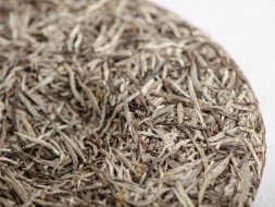 Bai Hao Yin Zhen (Srebrne igły), AAA, 2016