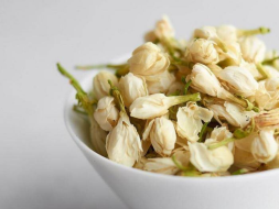 Moli Hua (Płatki jaśminu), 2024