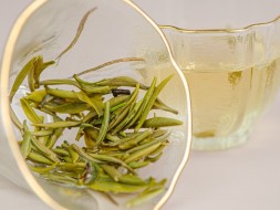 Jun Shan Yin Zhen Xiao Ya (Srebrne igły z Góry Nieśmiertelnych), ААА, 2025