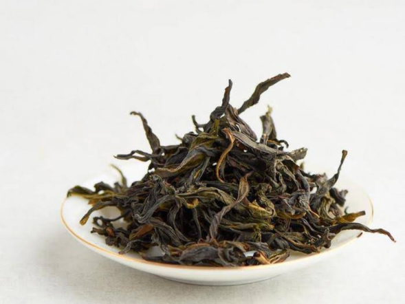 Ya Shi Xiang Dan Cong (Pojedyncze krzewy o aromacie kaczego gnoju), AA, 2022