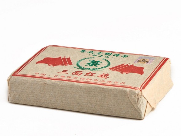 Sheng Pu Erh Yiwu San Mian Hong Qi (Trzy czerwone sztandary), ААА, 2002 