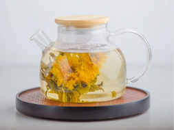 Kwitnąca bombonierka z kwiatami &amp;quot;Dążenie do doskonałości&amp;quot;