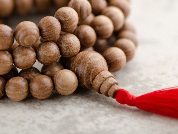 Różaniec #105, drewno oliwne, 108 koralików