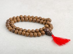 Różaniec #116, akacja, 54 koraliki