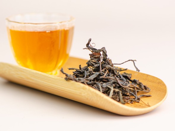 Sheng Pu Erh Mao Cha Zhang Xiang (Aromat kamfory), Bano Cha Shan, AA, 2016