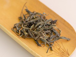 Sheng Pu Erh Mao Cha Gan Guo Xiang (Aromat suszonych owoców), Xigui, AA, 2022