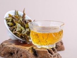 Yunnan Gao Shan Ye Sheng Bai Cha ze 100-letnich drzew, ААА, 2024