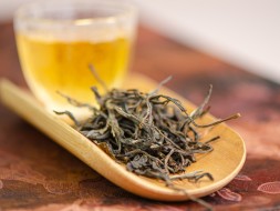 Sheng Pu Erh Mao Cha Shui Go Xiang (Aromat owocowy), Manfei, AA, 2025